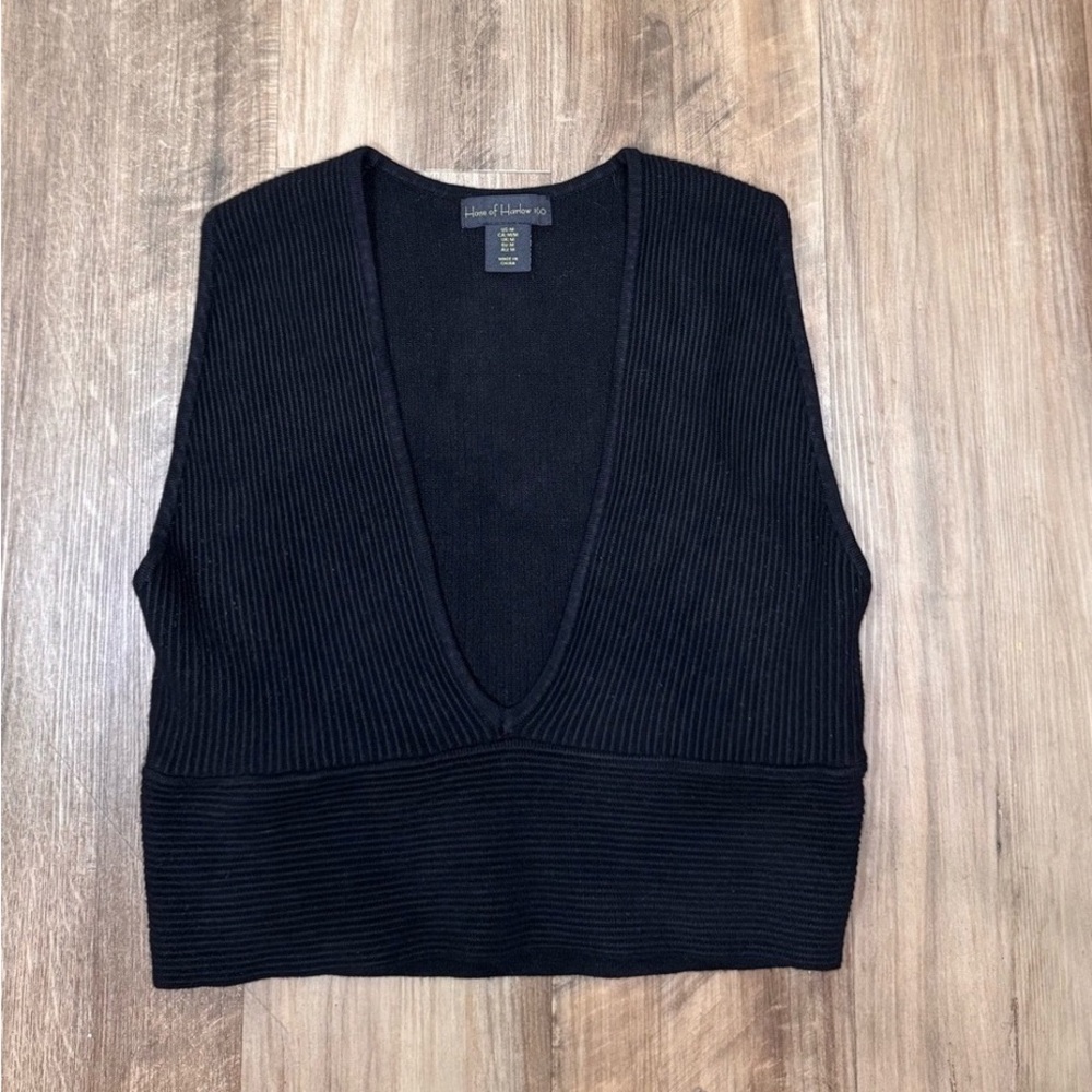 Elegant Black V-Neck Ribbed Tank Top